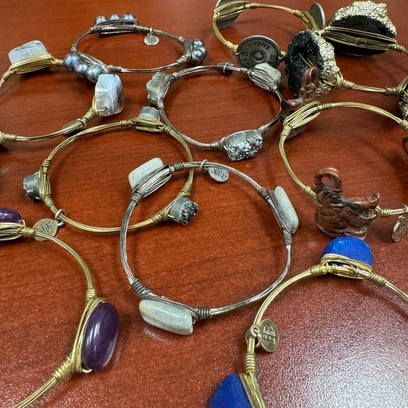 Bourbon and Bow ties bracelets - Picture 4 of 6